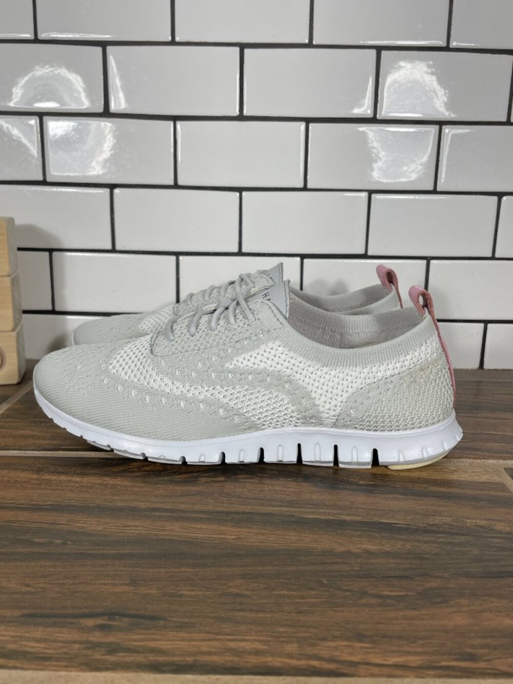 Cole Haan ZeroGrand Wingtip Oxford Shoes Womens Size 6 Oyster Mushroom Knit